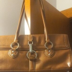 Elegant Tan Leather Handbag